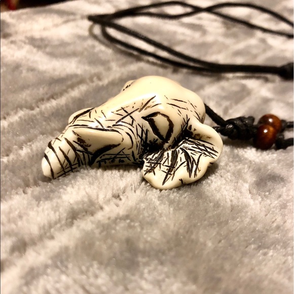 ♥️ Elephant Sliding Knot Cord Necklace - Picture 4 of 5